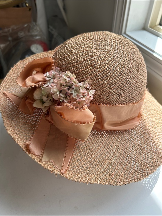 VINTAGE LOUISE GREEN HAT WITH RIBBON & FLOWERS